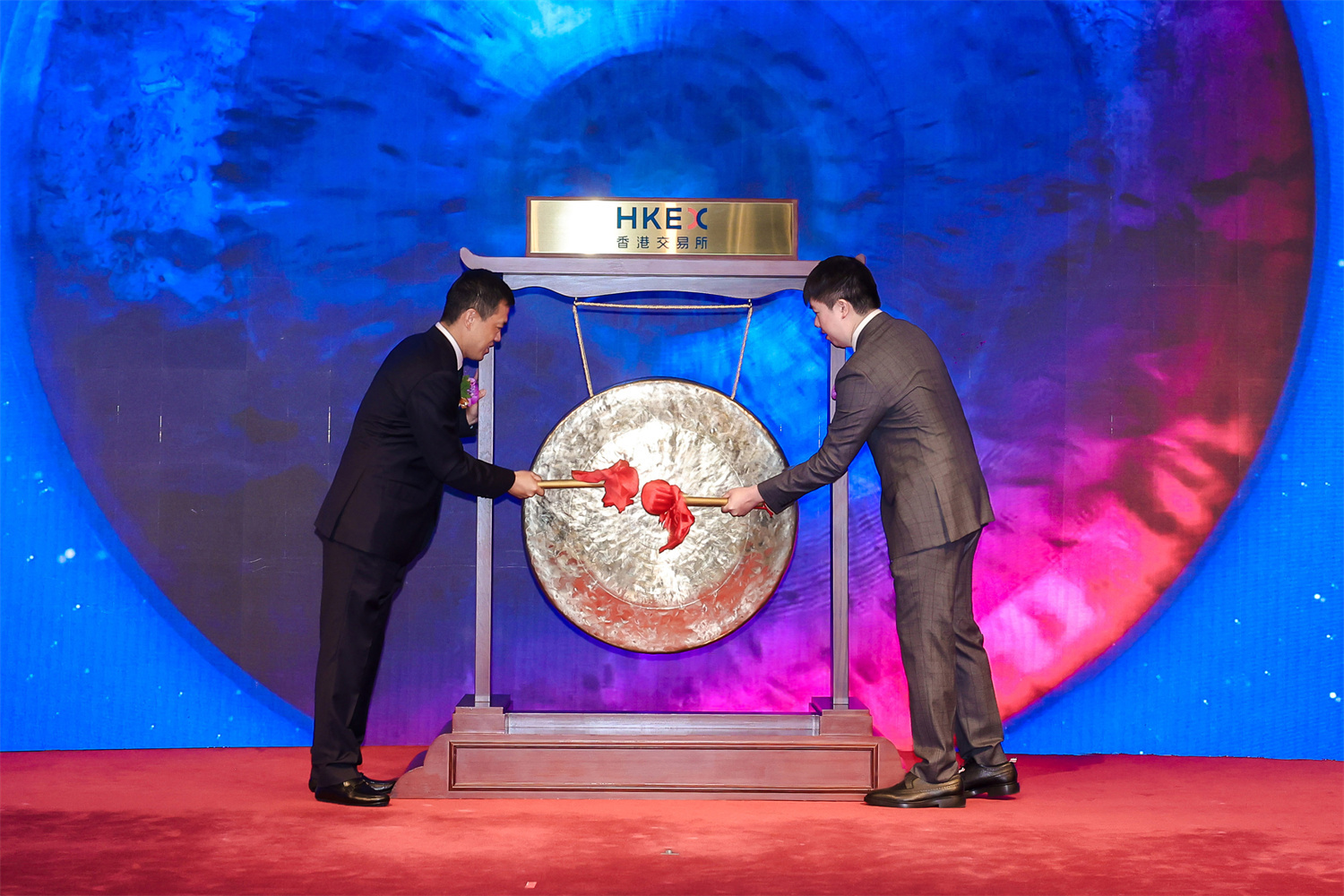 热烈恭贺！南山铝业国际在港交所上市！